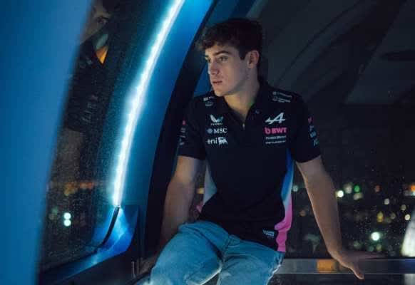 Franco Colapinto apunta a superar a Racing Bulls en Singapur