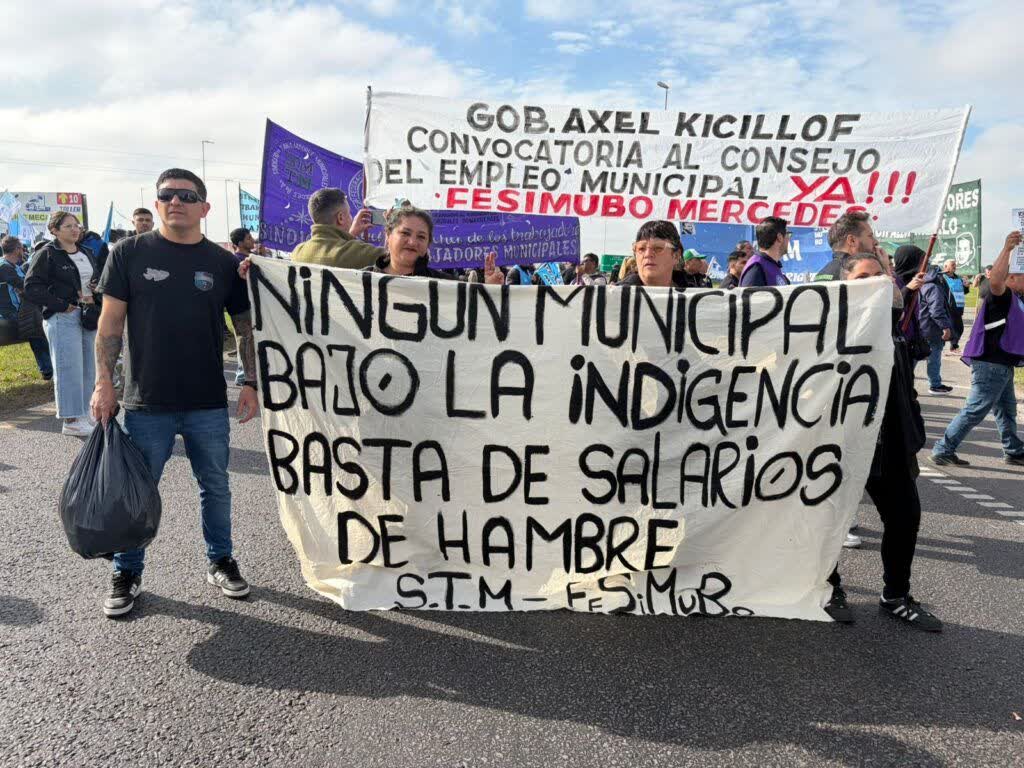 Cortan la Autopista Buenos Aires-La Plata por una protesta municipal