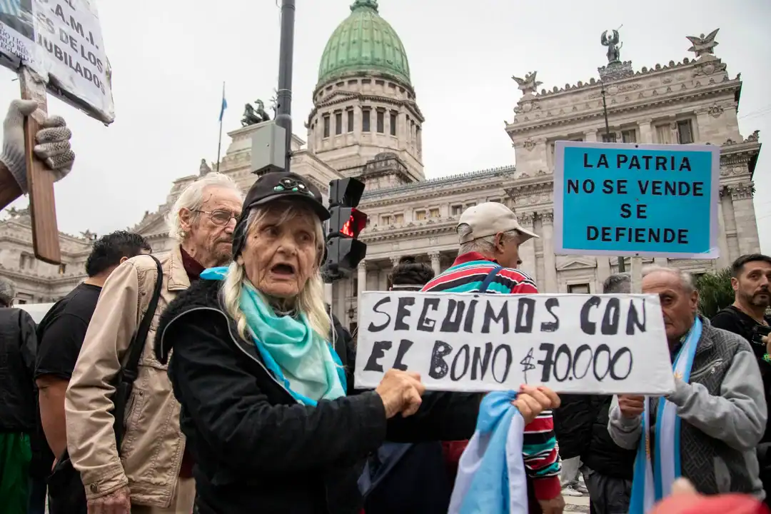 El Gobierno ratifica el bono de 70 mil pesos y sigue congelado