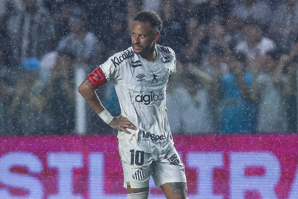 Neymar recibe la tarjeta roja en el empate entre Santos y Bahía