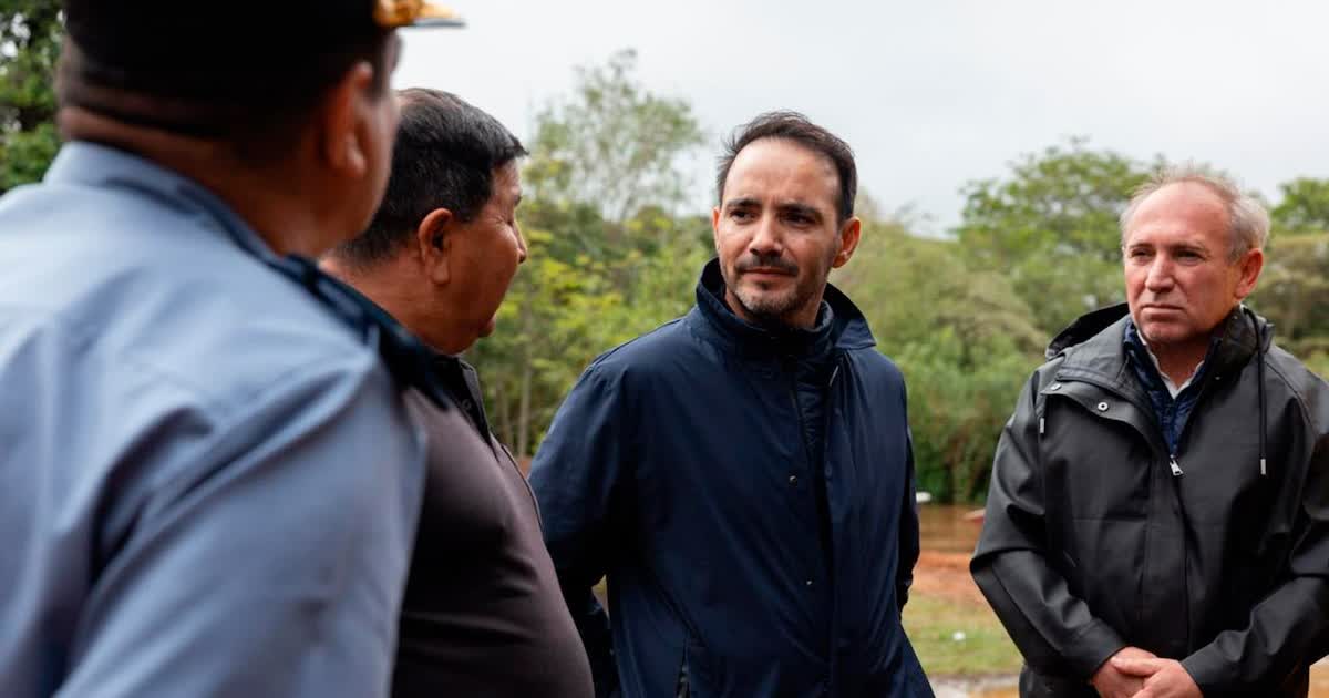 Valdés recorre Corrientes por la crecida del Paraná