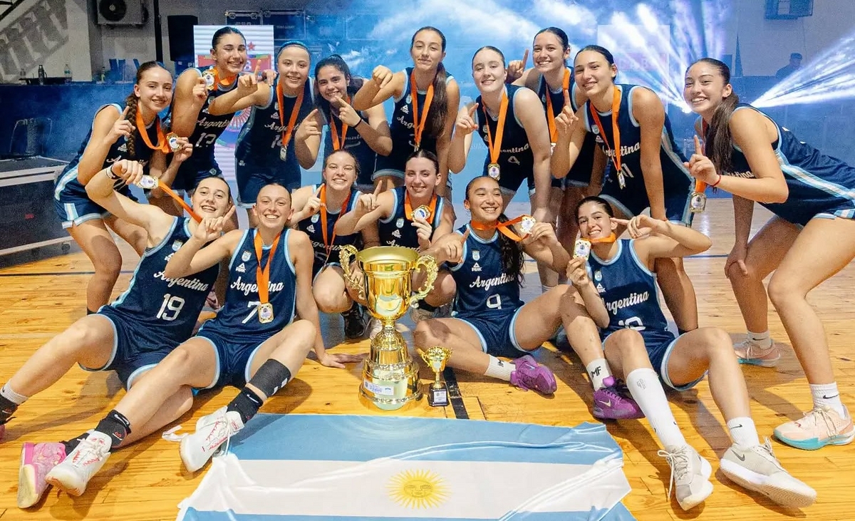 La Selección U15 femenina gana la Copa Kenia-Comercial Eldorado