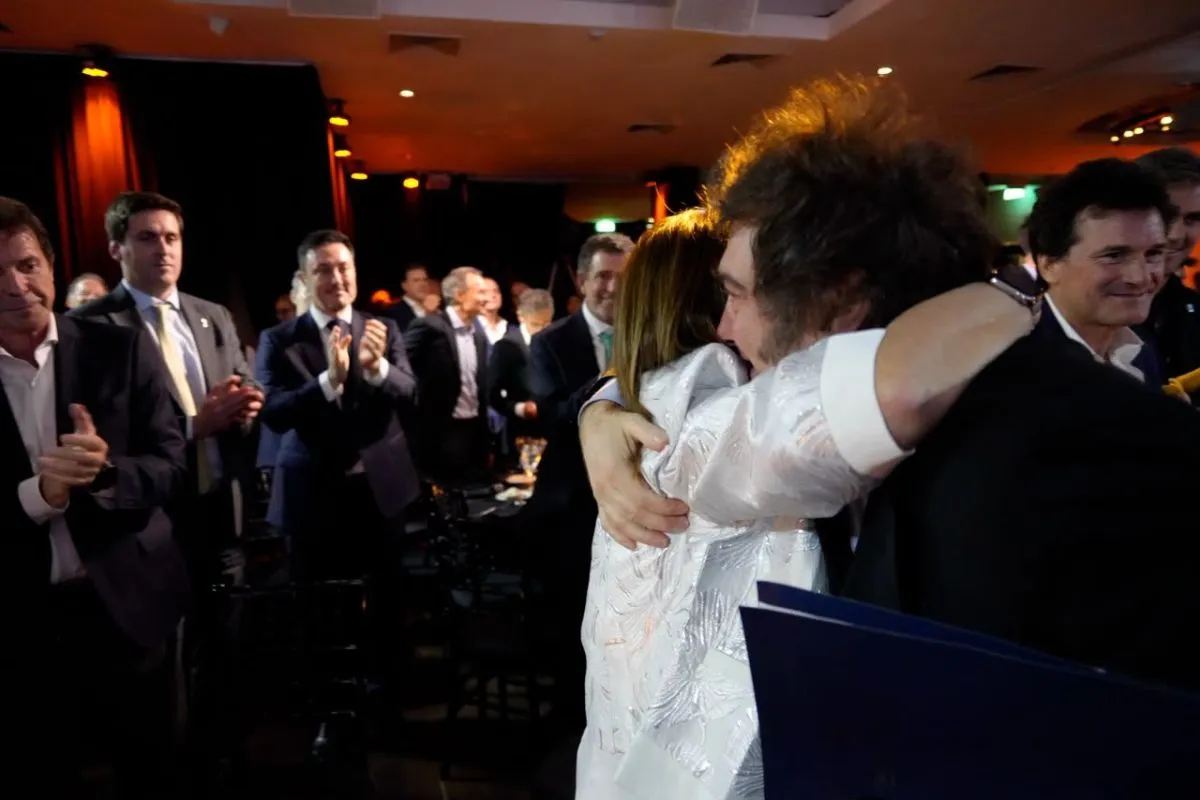 Patricia Bullrich publica fotos junto a Javier Milei tras versiones de interna