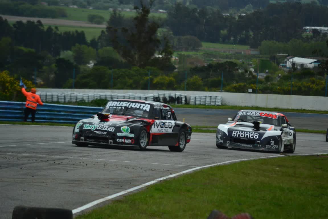 Bruno Boccanera gana las dos finales del Turismo Special de la Costa