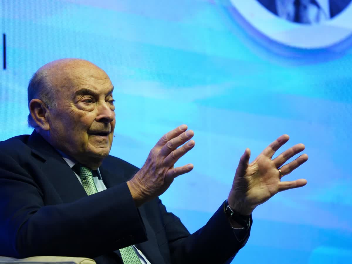 Domingo Cavallo elogia un informe con reparos al plan económico