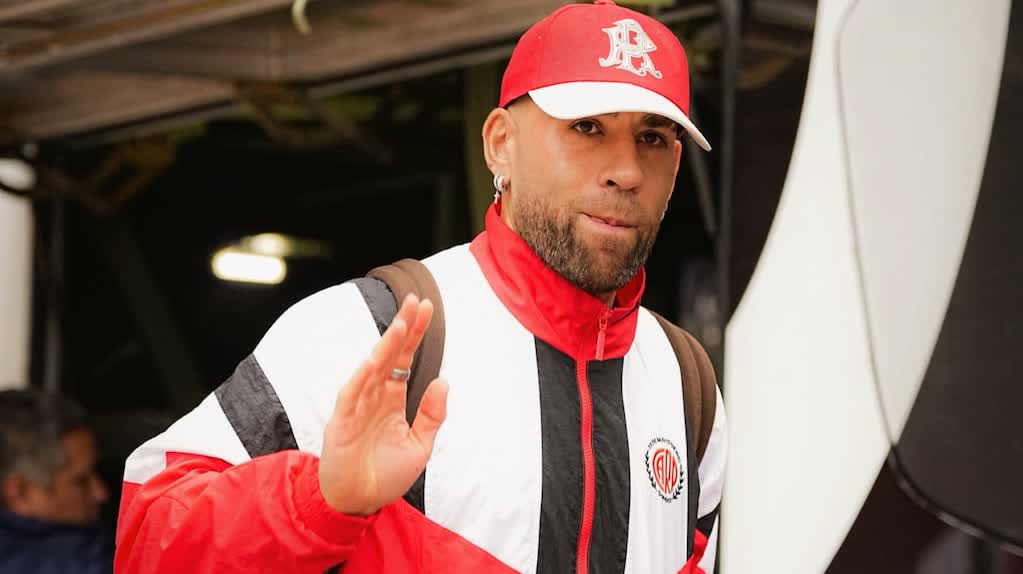 Nicolás Otamendi le pide perdón a Santiago Beltrán tras el reclamo