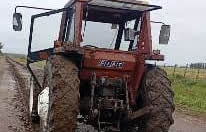 Infraccionan a un tractor por circular en un camino rural reparado