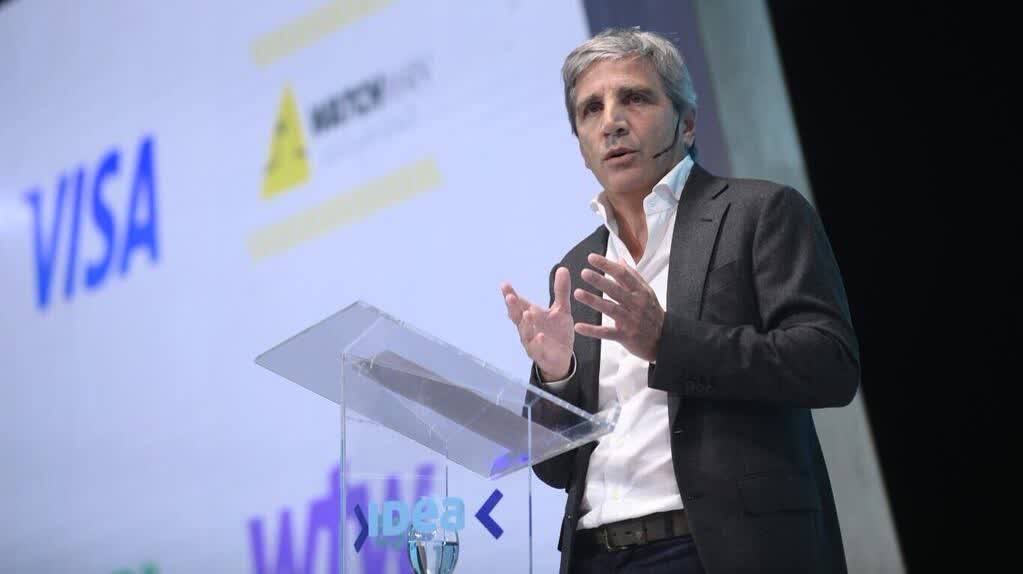 Caputo anticipa una reforma impositiva para 2031 en el Coloquio de IDEA