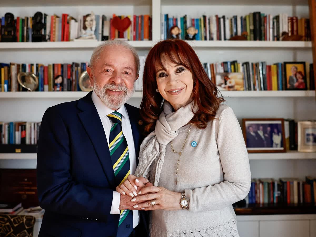 Cristina Kirchner felicita a Lula por su triunfo en el balotaje