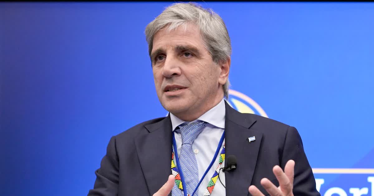 Caputo descarta una expansión monetaria y prioriza contener la inflación