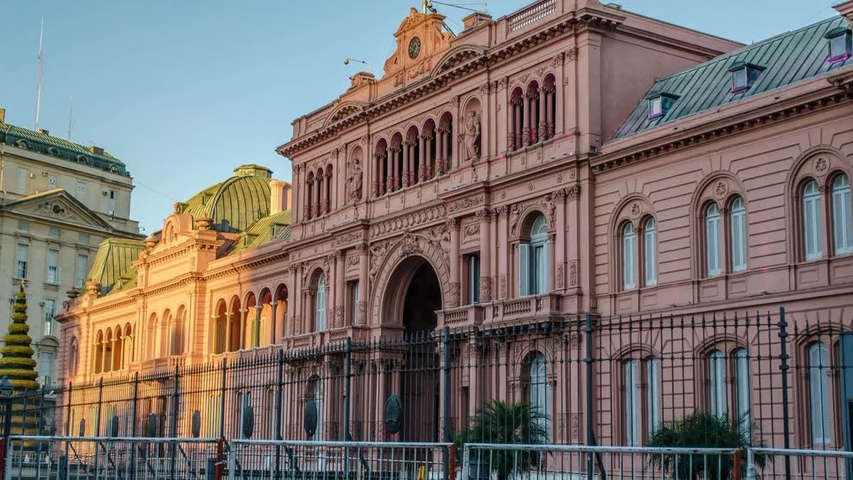 El Gobierno restituye el nombre histórico al feriado de octubre