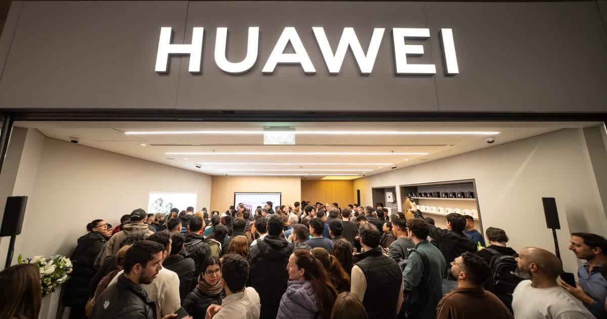 Huawei inaugura su primera tienda autorizada en Unicenter Shopping