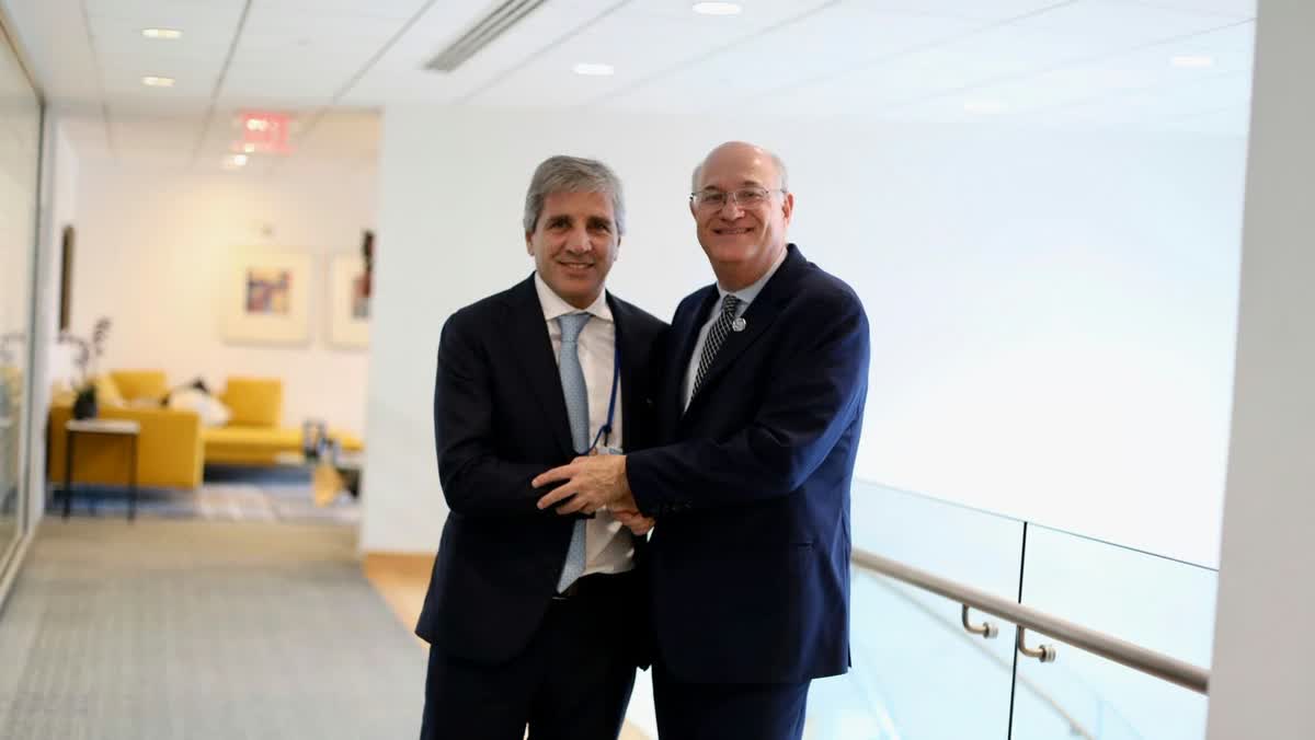 El Gobierno oficializa préstamos del Banco Interamericano de Desarrollo