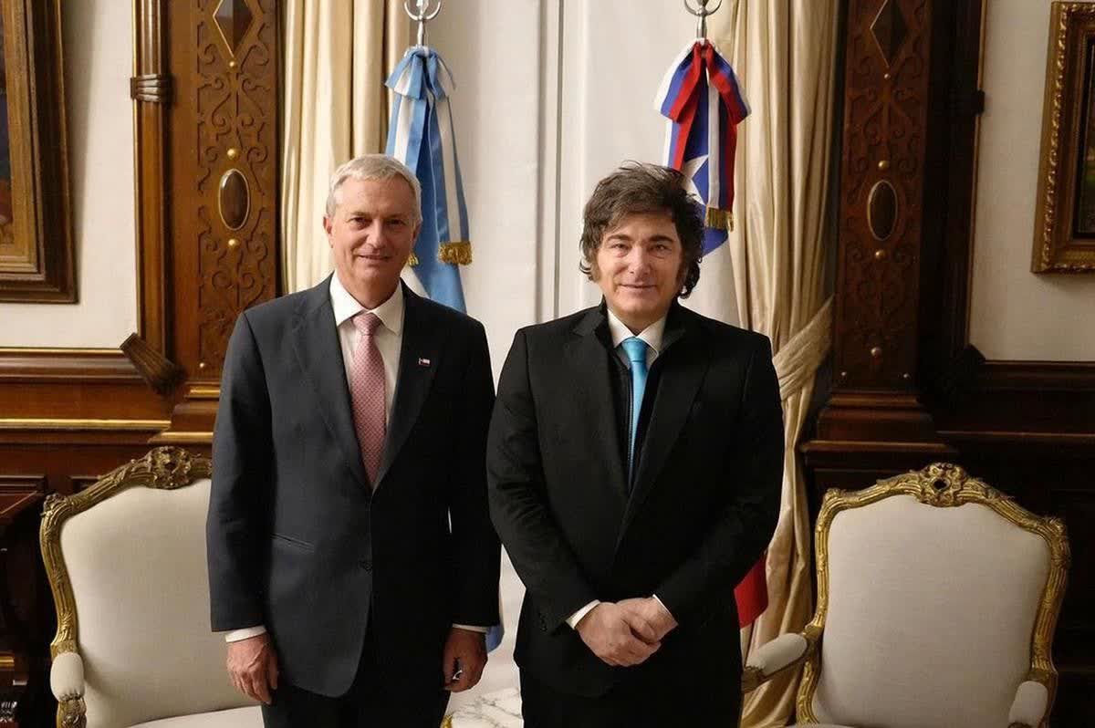 Ministro chileno critica a Javier Milei por la obra pública y luego se disculpa