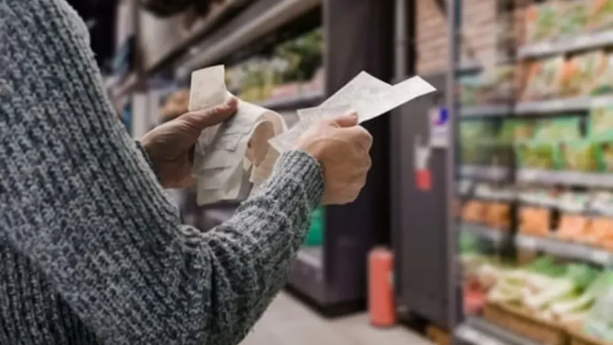 El consumo cae uno por ciento en agosto según la Cámara de Comercio