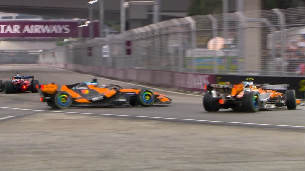 Lando Norris choca a su compañero Oscar Piastri en la Sprint de Singapur
