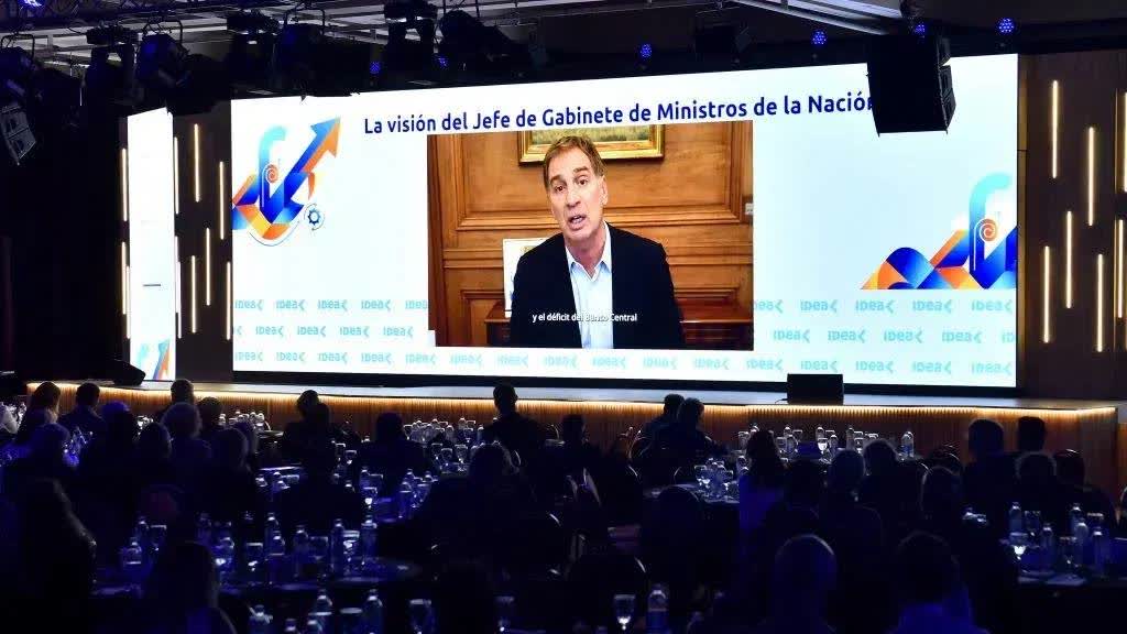 El Gobierno pide sostener el rumbo económico y los empresarios reclaman medidas