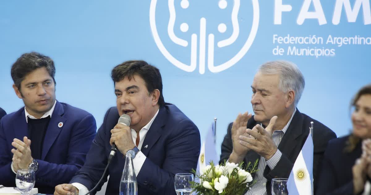 Fernando Espinoza cruza a Javier Milei por sus dichos sobre la economía