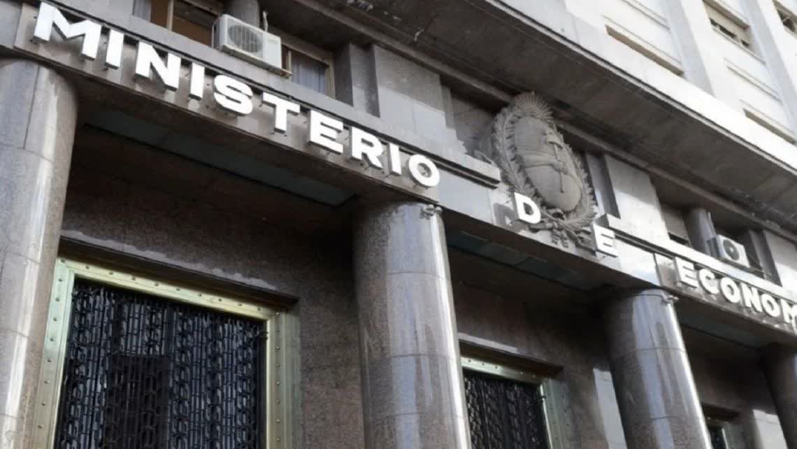 La cuenta corriente de la balanza de pagos cierra con superávit