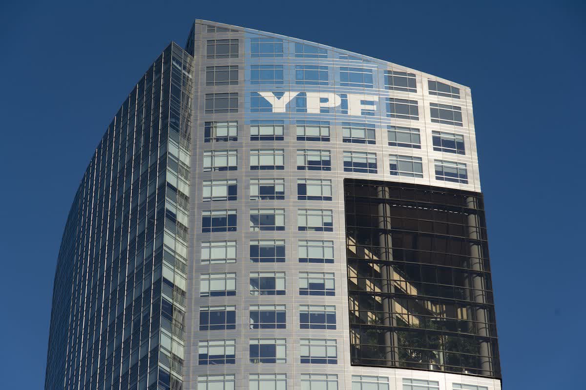 YPF invierte u$s 400 millones para fabricar combustible de aviación