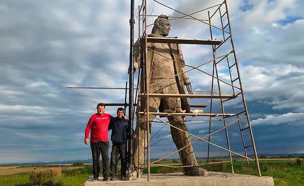 Inauguran monumento a Ricardo Iorio en Coronel Suárez