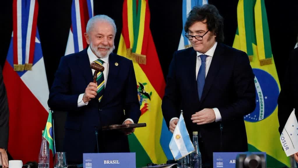 Brasil convoca a la diplomática argentina por la salida de Flávio Bolsonaro