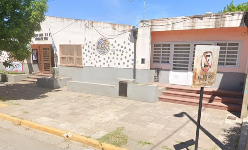 El Jardín 905 suspende las clases tras el robo de caños de gas