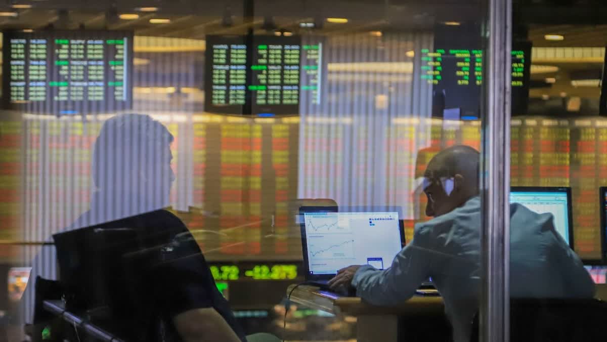 El riesgo país sube y los activos financieros argentinos cierran en baja