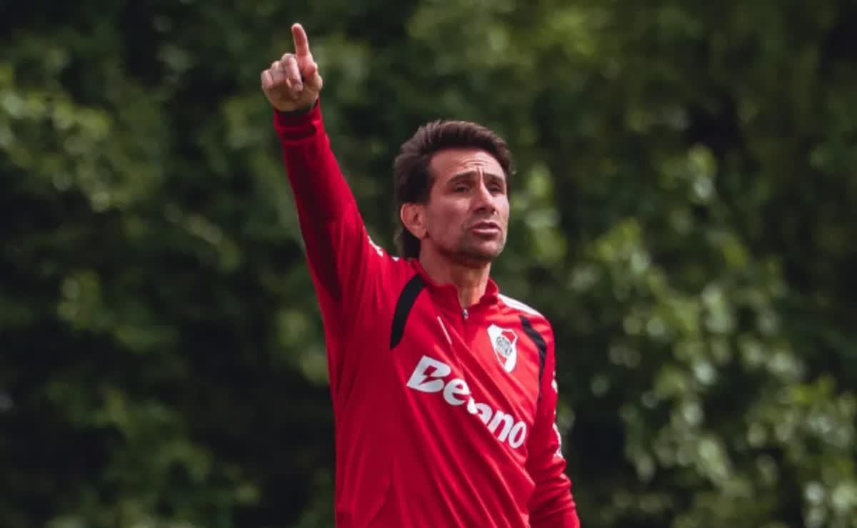River recibe a Racing por el Torneo Clausura con dos variantes en defensa