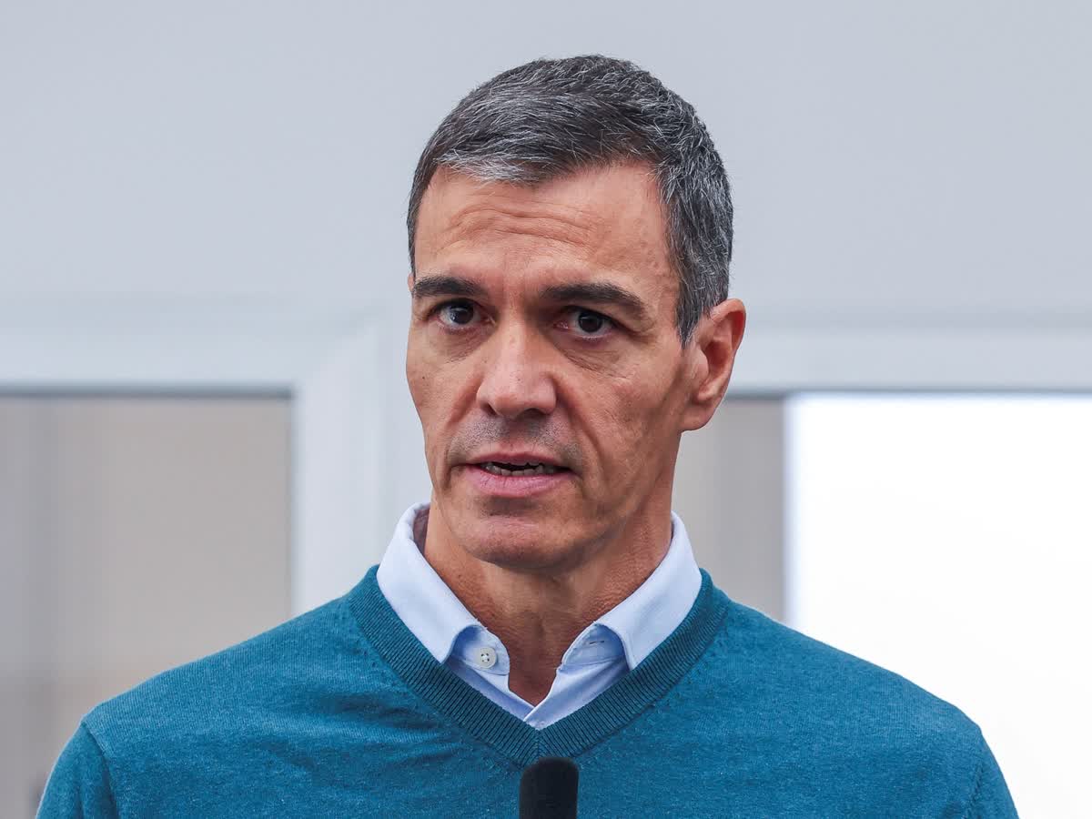 Pedro Sánchez responde a los ataques de Javier Milei con un tema de Lali Espósito
