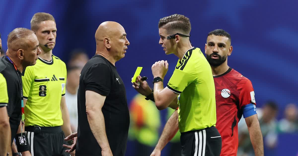 La FIFA sanciona al entrenador y a dos integrantes de Egipto