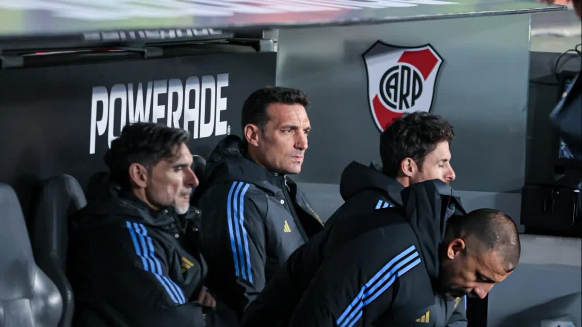 Lionel Scaloni niega contactos para dirigir a River