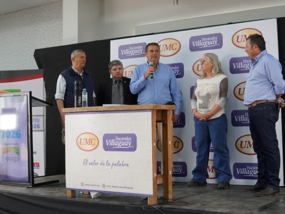 La muestra Braford en Chaco inicia con un remate de hacienda