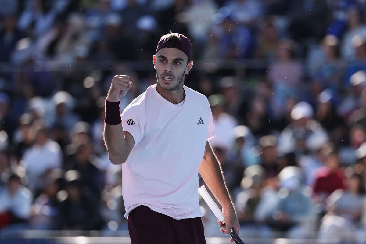 Francisco Cerúndolo avanza a los cuartos de final en el ATP de Bruselas
