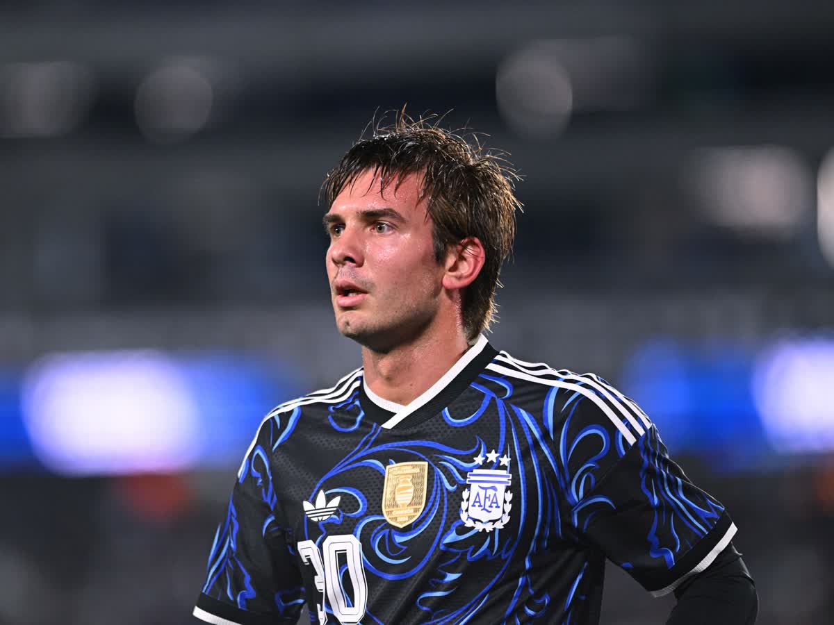 Mastantuono marca su primer gol con la Selección y responde a las críticas