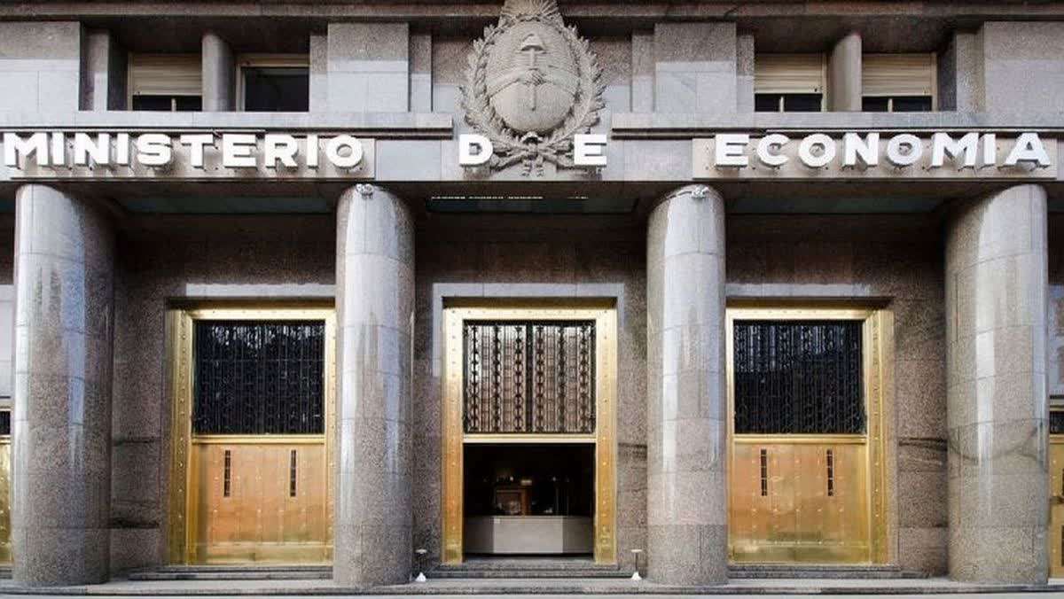 El Ministerio de Economía informa un superávit primario de un billón y medio en septiembre