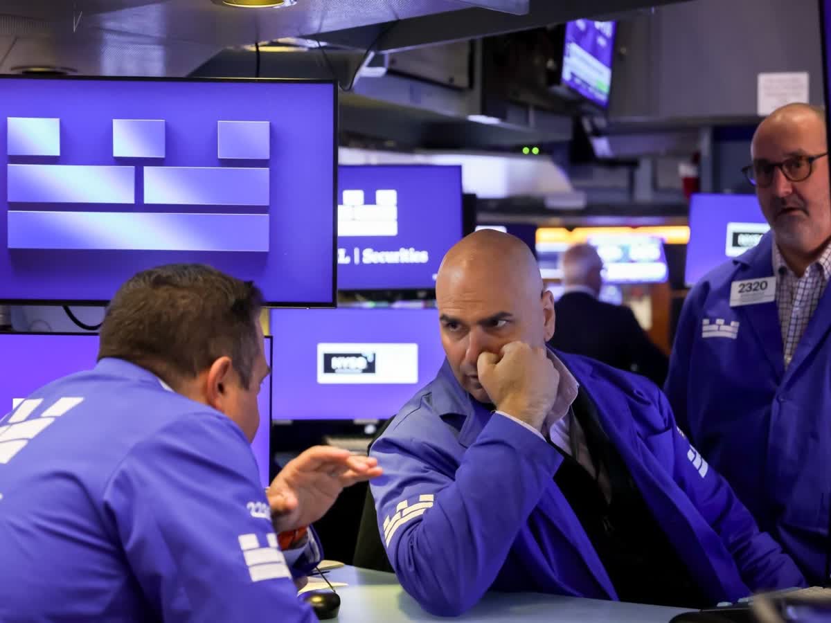 Los bonos y acciones argentinas suben y el riesgo país cae